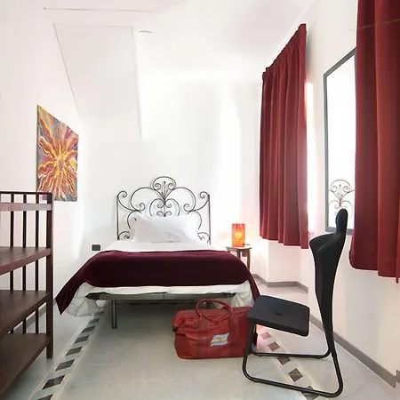 Palazzo Giaraca מלון 3*