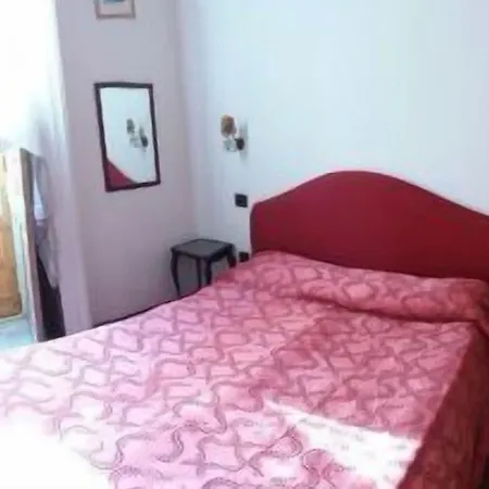 מלון Palazzo Giaraca 3*