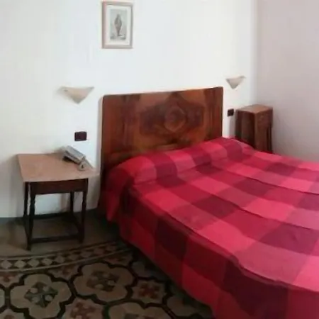Palazzo Giaraca מלון סירקוזה