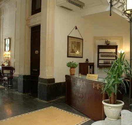 Palazzo Giaraca מלון 3*