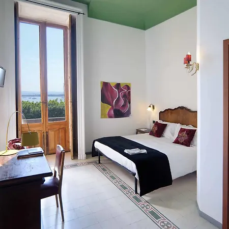 Palazzo Giaraca 3* סירקוזה